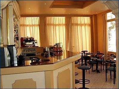 Vouzas Hotel Delphoi Étterem fotó